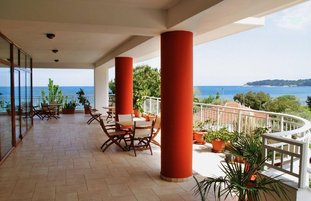 Maranton Beach Hotel Kínira Kültér fotó
